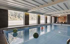 Ein Wellnessbereich mit Sauna, Pool und Whirlpool sorgt für Abwechslung und Entspannung. - Foto: Angela Lamprecht
